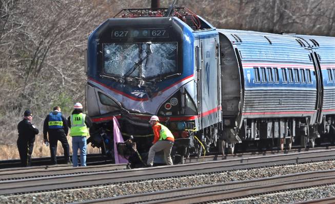 Train derail Philadelphia