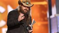 The night started with a star-studded tribute to new country-music trailblazer Chris Stapleton and ended with Jason Aldean winning the evening’s biggest award. Aldean sauntered off with his first Entertainer of the Year award and ...