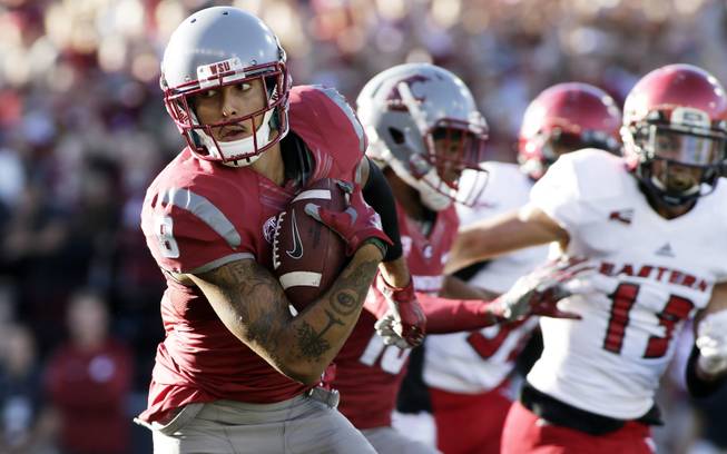 Washington State wide receiver Gabe Marks (9) runs the ball for touchdown during the first half of an NCAA college football game against the Eastern Washington in Pullman, Wash., Saturday, Sept. 3, 2016. 