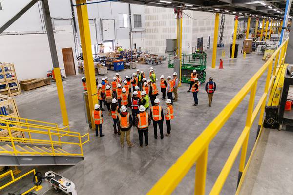 Amazon hiring 1,000 full-time workers for Henderson facility - VEGAS INC