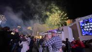 This is how you throw a party. About 400,000 revelers ushered in a new year on the Las Vegas Strip with a festive countdown, punctuated with couples kissing and rejoicing for a new year as fireworks burst overhead ...