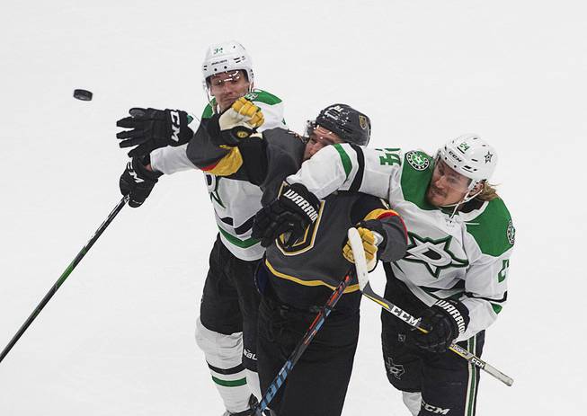 Golden Knights Beat Stars in Game 2