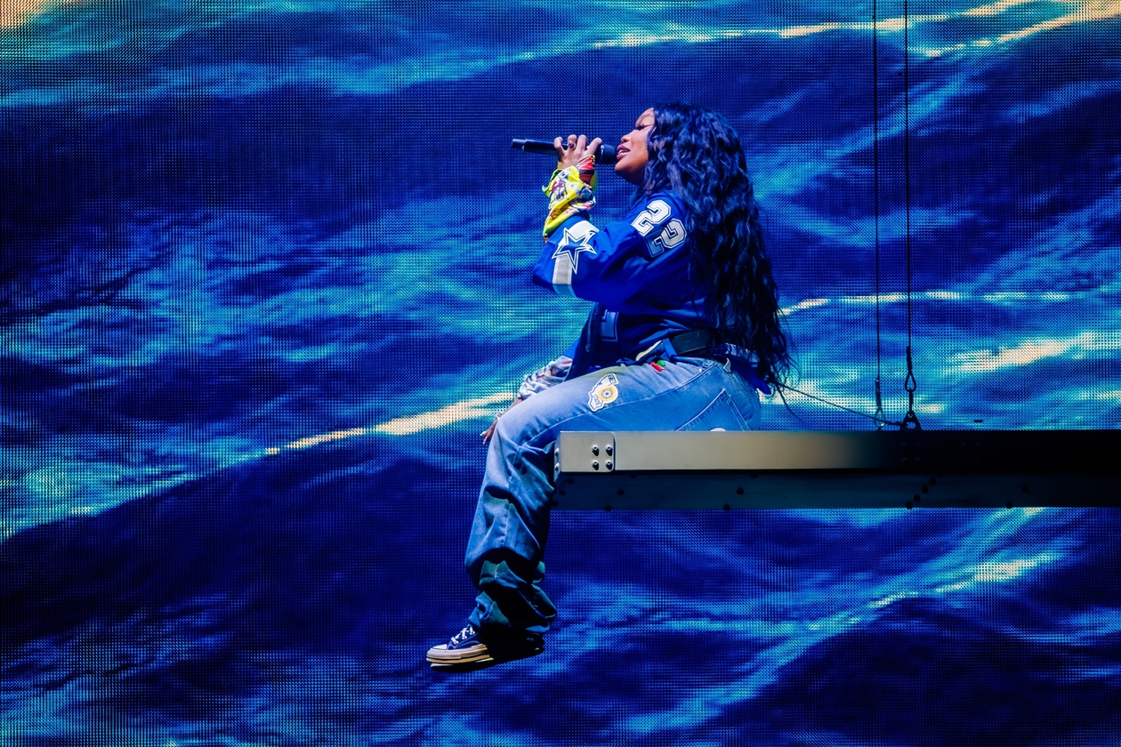 From the moment she tossed her mic into the ocean and followed it into the murky waters below from a suspended plank,