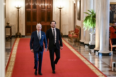 The Vegas Golden Knights paid a visit to President Joe Biden in the nation’s capital on Monday to celebrate their 2023 Stanley Cup win, and they gifted the commander in chief ...