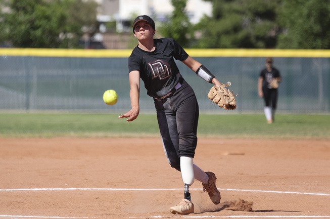 Desert Oasis softball player Alissa Perkins pitches during a game against Las Vegas High School Wednesday, May 1, 2024.