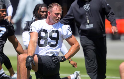 Las Vegas Raiders tight end Brock Bowers (89) warms up during Rookie Mini-Camp at the Raiders Headquarters/Intermountain Health Performance Center in Henderson Friday, May 10, 2024.