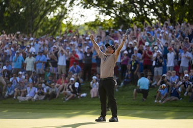Xander Schauffele celebrates after winning the PGA Championship golf tournament at the Valhalla Golf Club, Sunday, May 19, 2024, in Louisville, Ky. (