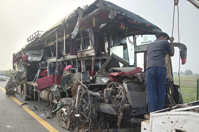 india bus accident