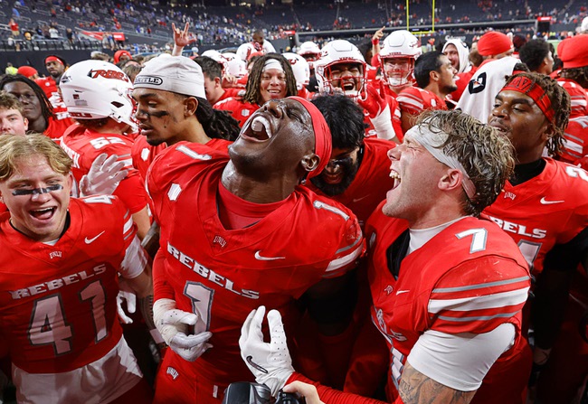 UNLV Defeats UCLA 30-23