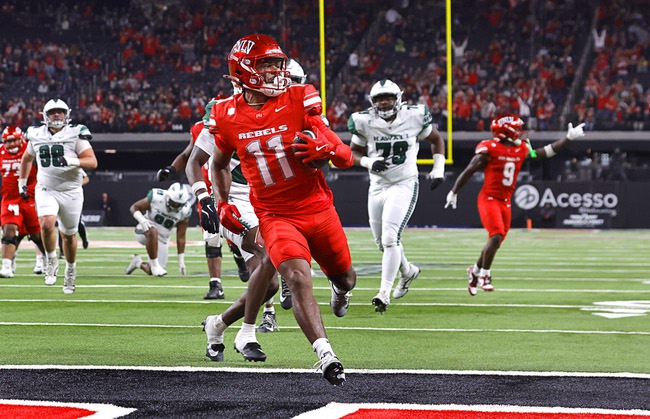 1121_sun_UNLVTouchdown01