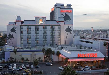 <em>Fear and Laughing in Las Vegas</em> at Hooters 