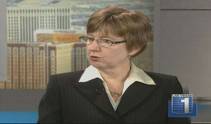A lawsuit claims JP Morgan Chase Bank reneged on an agreement to modify a loan for a Henderson couple after accepting seven so-called trial payments.  Jon talks with Assembly Speaker Barbara Buckley about state and federal efforts to hold lenders accountable. 