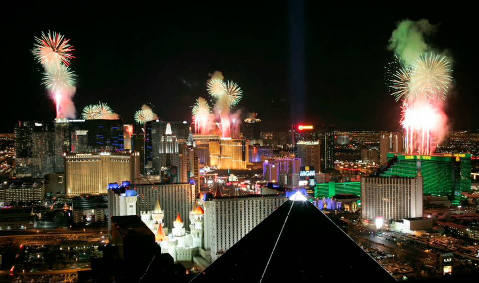 Time-Lapse: New Year\'s Eve 2010 Fireworks