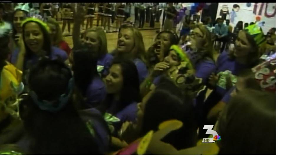 Vegas high schoolers prepare for homecoming