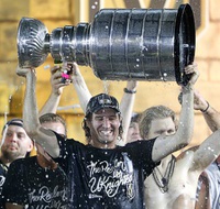 Only two teams — the 2016-17 Pittsburgh Penguins and 2020-21 Tampa Bay Lightning — have won back-to-back titles since the turn of the century. After that, you’d have to go back to the 1997-98 Detroit Red Wings accomplishing the feat ...