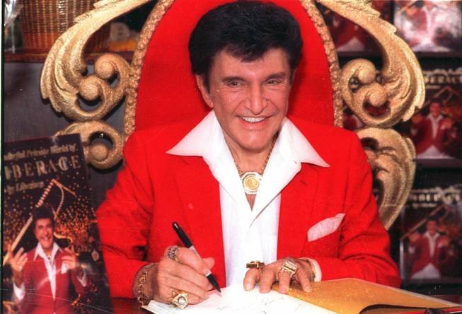 A November 18, 1986 photo of entertainer Liberace. 