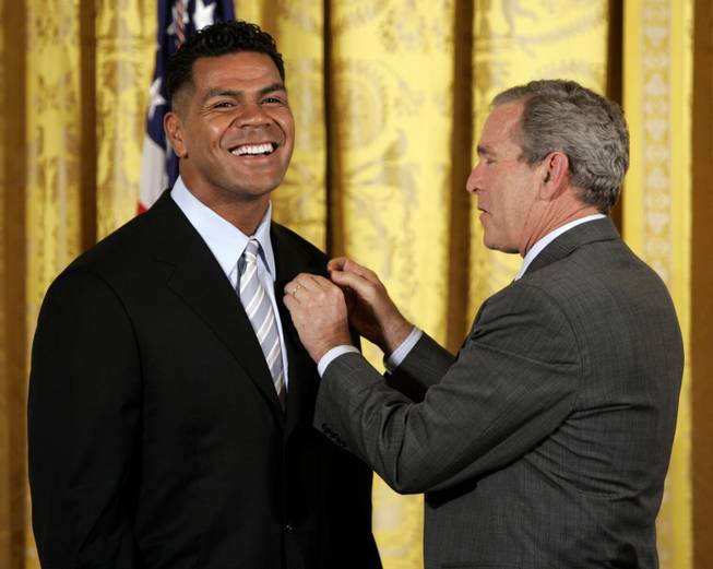 Junior Seau: 1969-2012