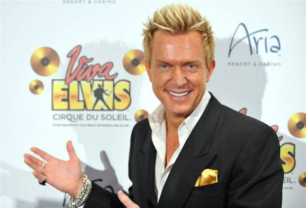 The blue carpet for the <em>Viva Elvis</em> world premiere at ...