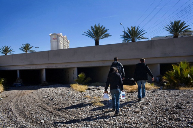 Friends head into the storm drains for a day of painting. Graffiti artists have a variety of reasons for turning to the dark tunnels under the Strip, but most agree it's nice to just be able to take their time and paint. Authorities say their priority is fighting graffiti painting in more visible locations.