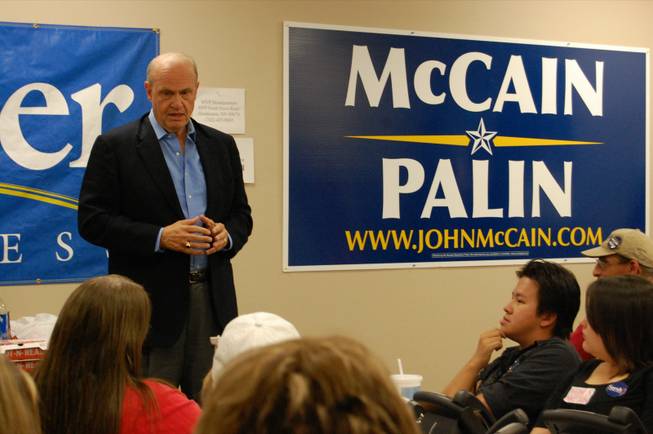 Tennessee senator Fred Thompson (R) stopped by the McCain-Palin headquarters in Henderson to say thanks to supporters and volunteers Tuesday afternoon. 