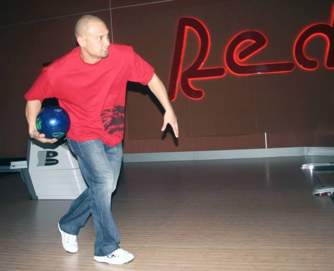 Philadelphia Phillies' outfielder and Summerlin resident Shane Victorino celebrates his 2008 World Series title and first career Gold Glove by bowling with family and friends at the Red Rock Casino on Sunday night.