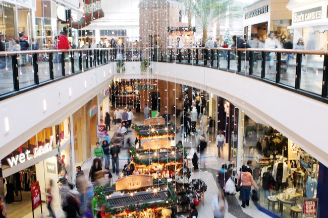 The Galleria Mall at Sunset is filled with bargain shoppers looking for after Christmas sales as well as those coming in for returns on December 26.
