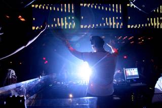 DJ Tiesto spins his electronic anthems at Jet Friday night, Dec. 26, 2008.