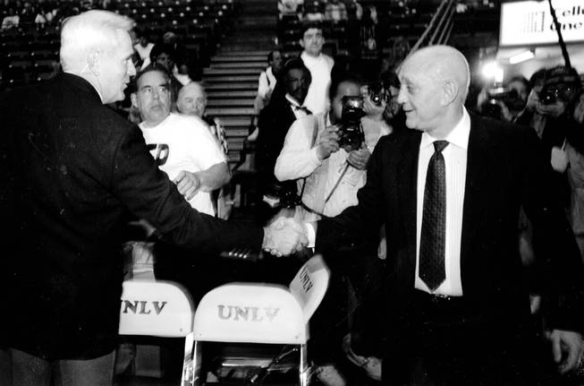 Jerry Tarkanian shakes hands during Tark's final game as coach ...