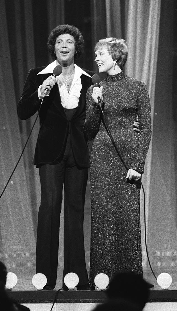 Tom Jones sings a duet with singer and actress Julie ...