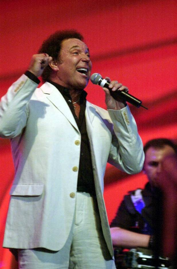 Welsh singer Tom Jones performs during the Pavarotti & friends ...