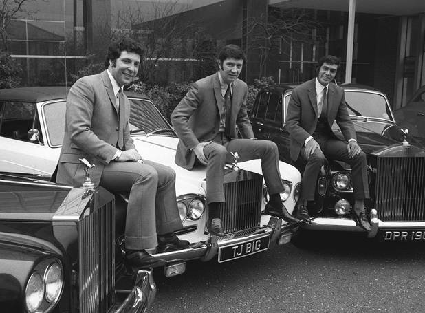 Music manager Gordon Mills, centre, and two of his singers ...
