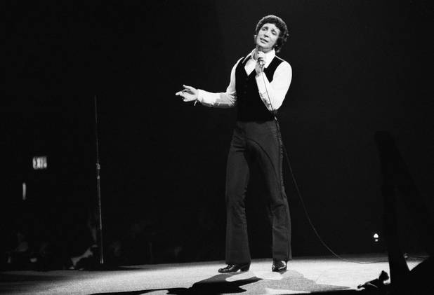 Singer Tom Jones performs at a capacity crowd at Madison ...