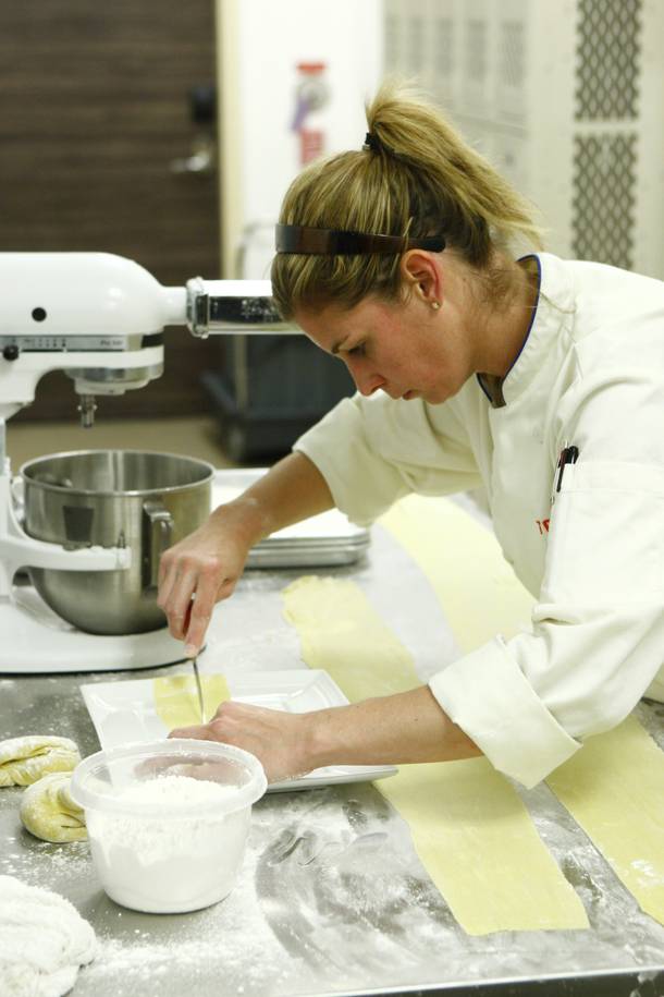 Jennifer gets to work on homemade pasta during "Top Chef: Las Vegas".