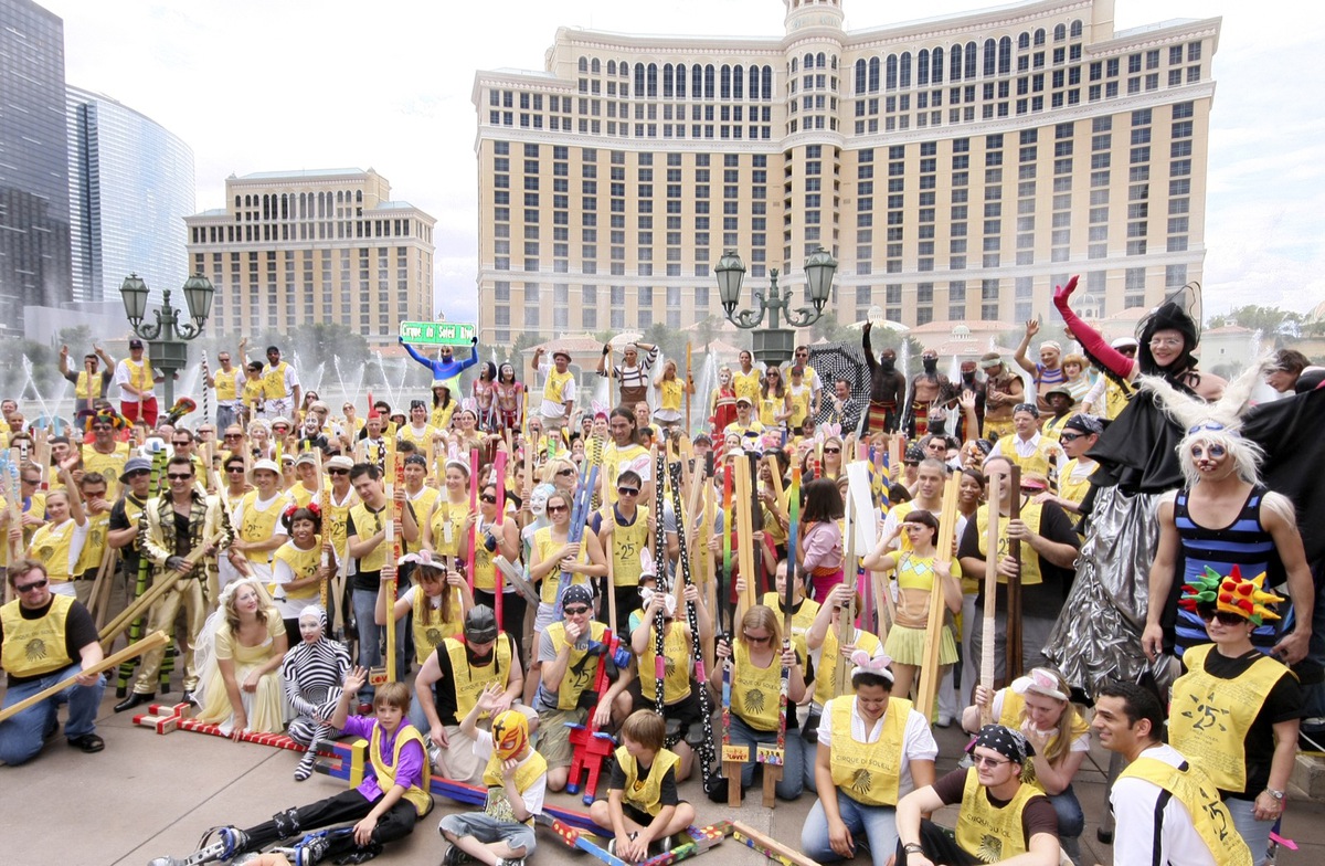 Cirque staffers step up for stiltwalking record Las Vegas Sun Newspaper