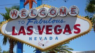 Vandals hit 'Fabulous Las Vegas' sign - Las Vegas Sun News