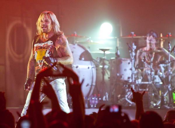 Vince Neil and Tommy Lee of Motley Crue performs at ...