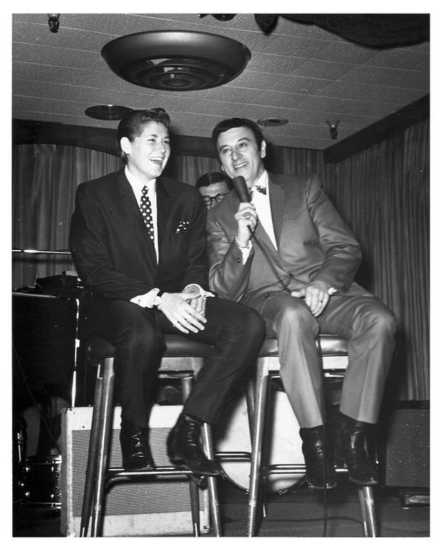 Wayne Newton duets with Tony Bennett in the 1960s.