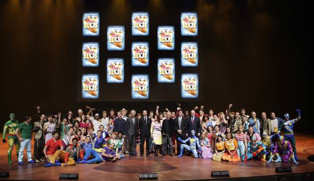 The cast of the new Viva ELVIS show by Cirque ...
