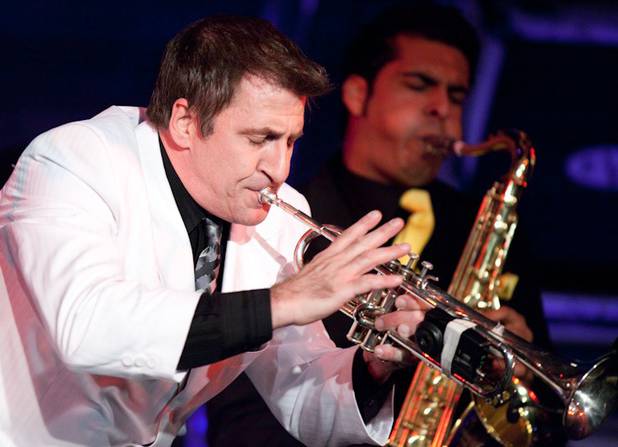 Louis Prima Jr. and The Witnesses featuring Sarah Spiegel perform ...