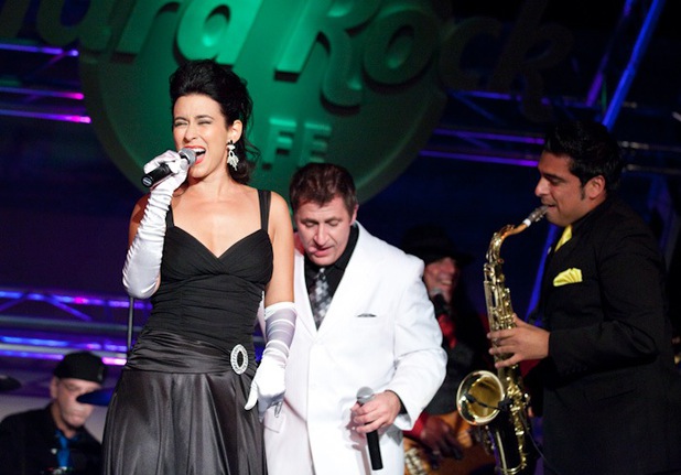Louis Prima Jr. and The Witnesses featuring Sarah Spiegel perform ...