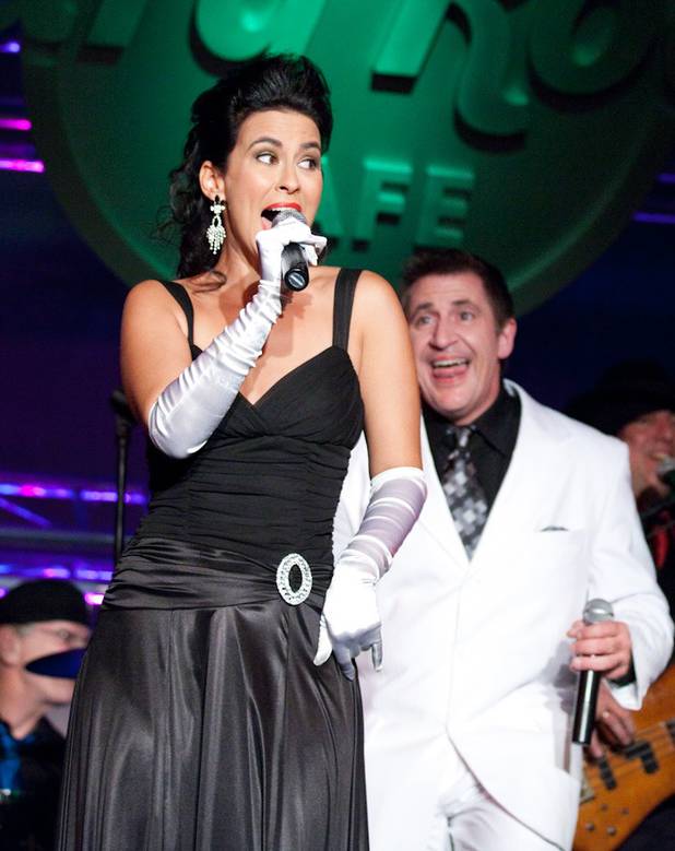 Louis Prima Jr. and The Witnesses featuring Sarah Spiegel perform ...