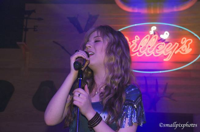 Jennette McCurdy performs at Gilley's Saloon in Treasure Island on ...