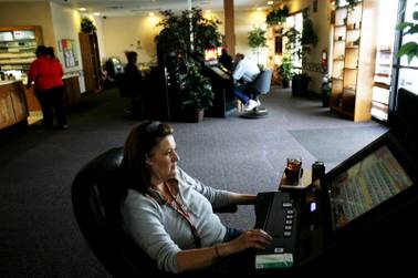 County Some Taverns With Slot Machines Must Change Or Close Las Vegas Sun Newspaper
