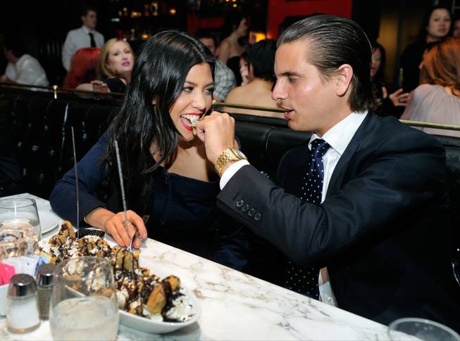 Kourtney Kardashian and Scott Disick celebrate her birthday at Sugar ...