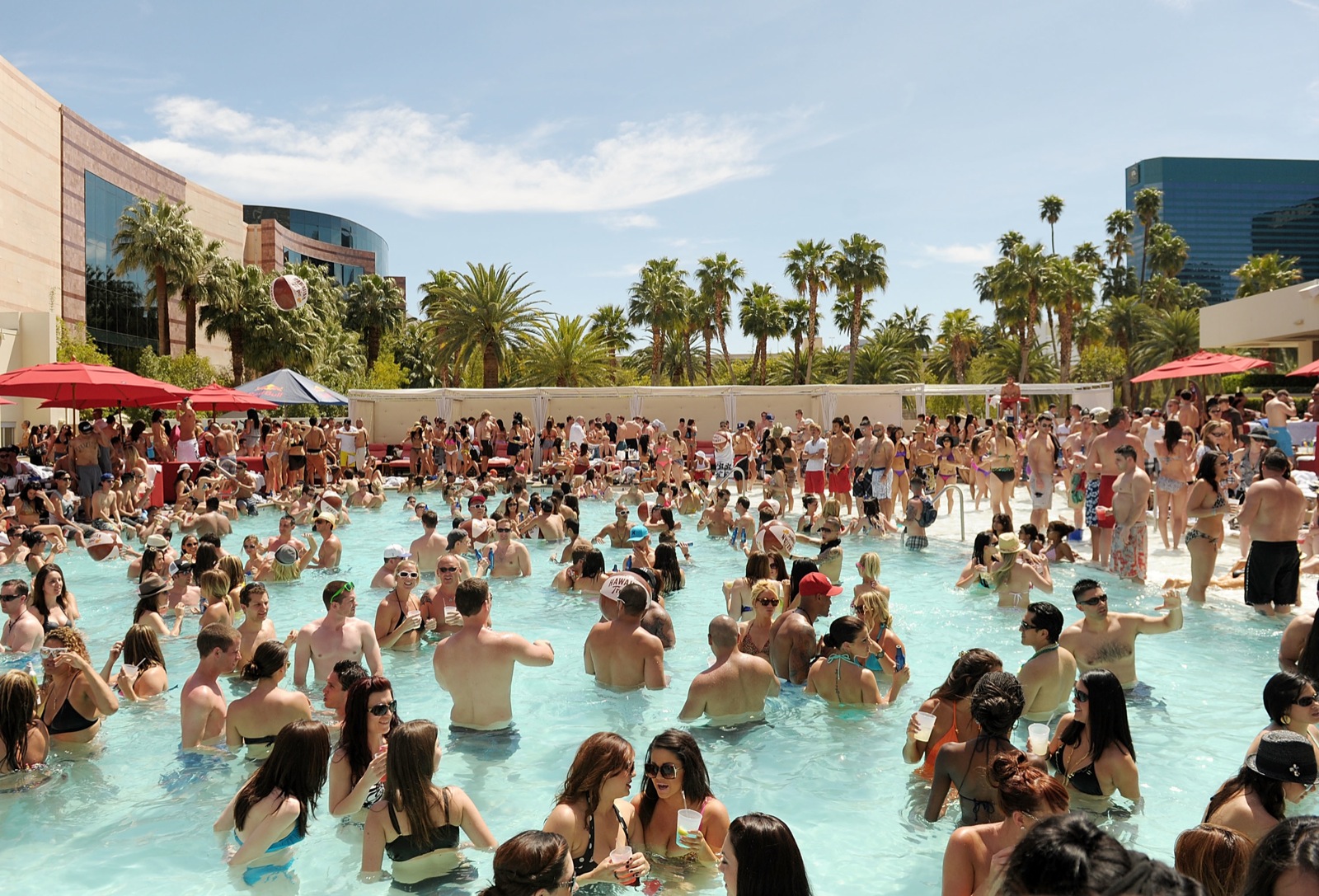 Official Website of Wet Republic Ultra Pool at MGM Grand