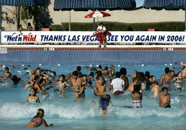 Photograph: Thrill Ride: Wet Wild 2 - Las Vegas Sun News