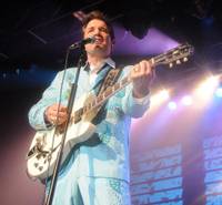 Singer Chris Isaak’s embrace of the Vegas vibe was inspired by some of the city’s real superstars. He recalls seeing Frank Sinatra, Dean Martin and Sammy Davis Jr. during their …