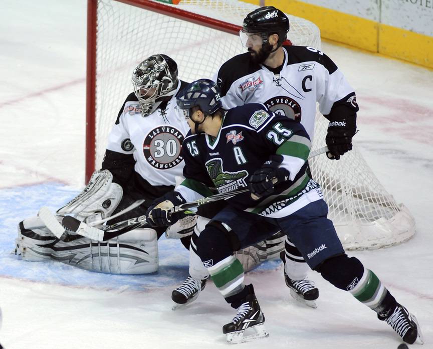 Lambdin leads Everblades to 5-3 win in Game 2
