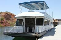 Floatel for rent at Echo Bay Marina on Lake Mead.