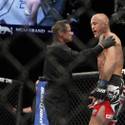 Junior dos Santos defeats Frank Mir in UFC 146